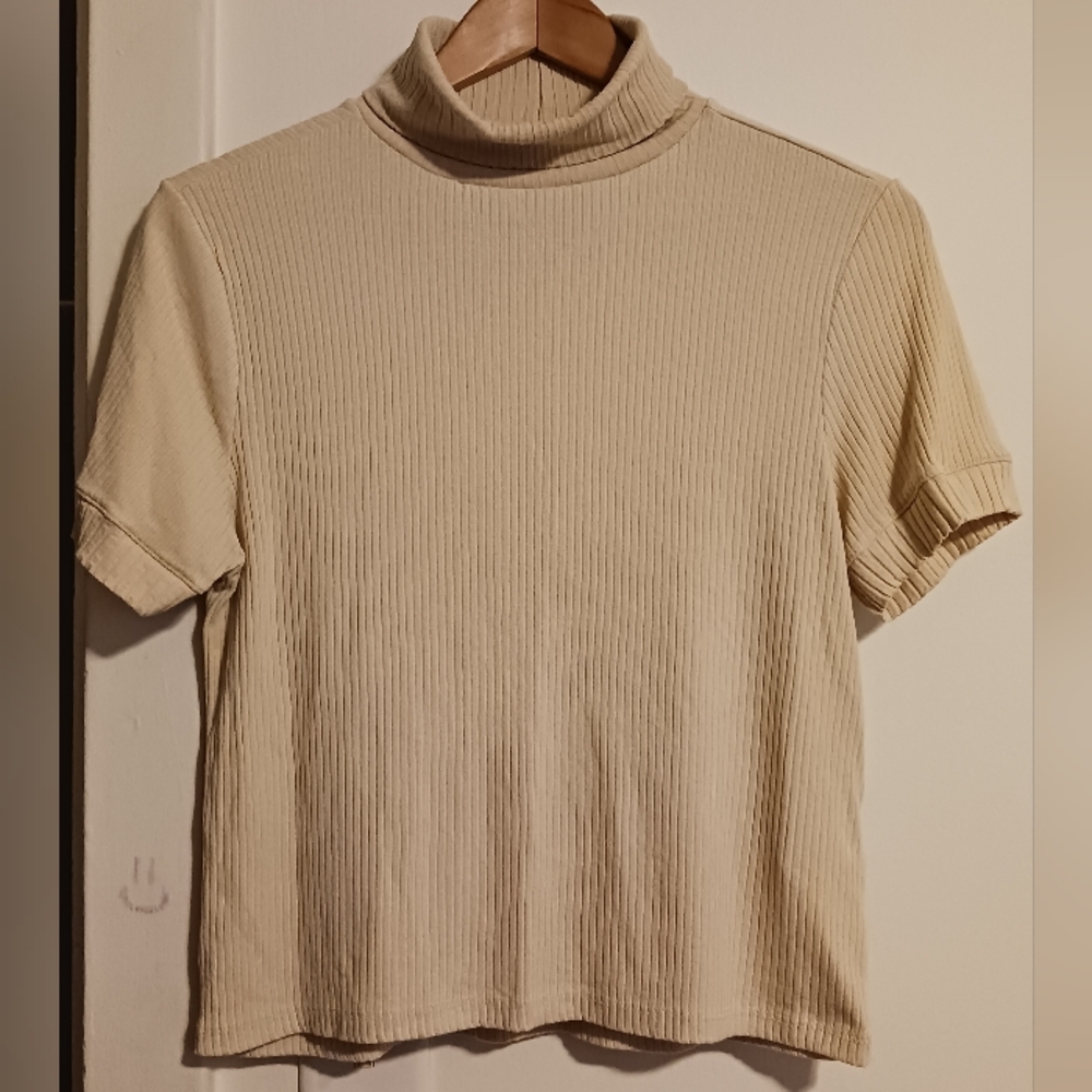 City Essential Womans G Tan Square Style Shirt With Coller Ribbed